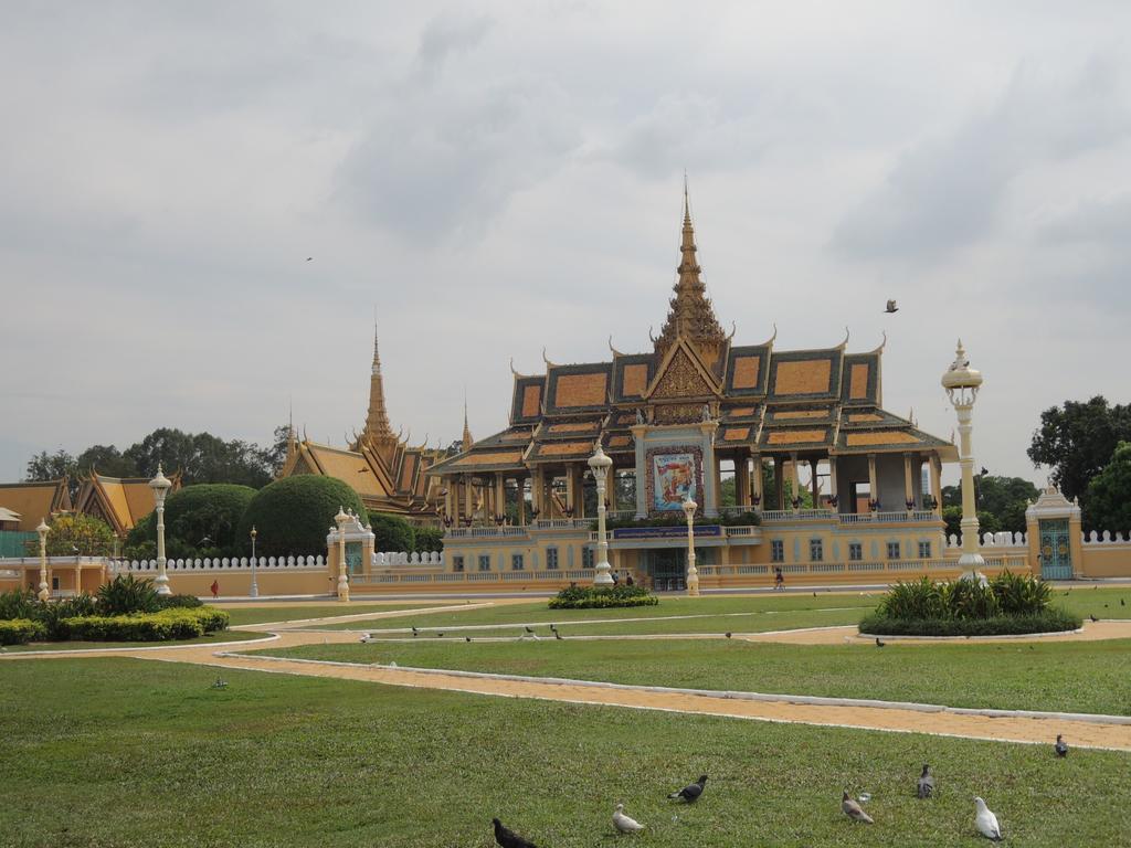 Khun Leng Guesthouse Phnom Penh Exteriör bild